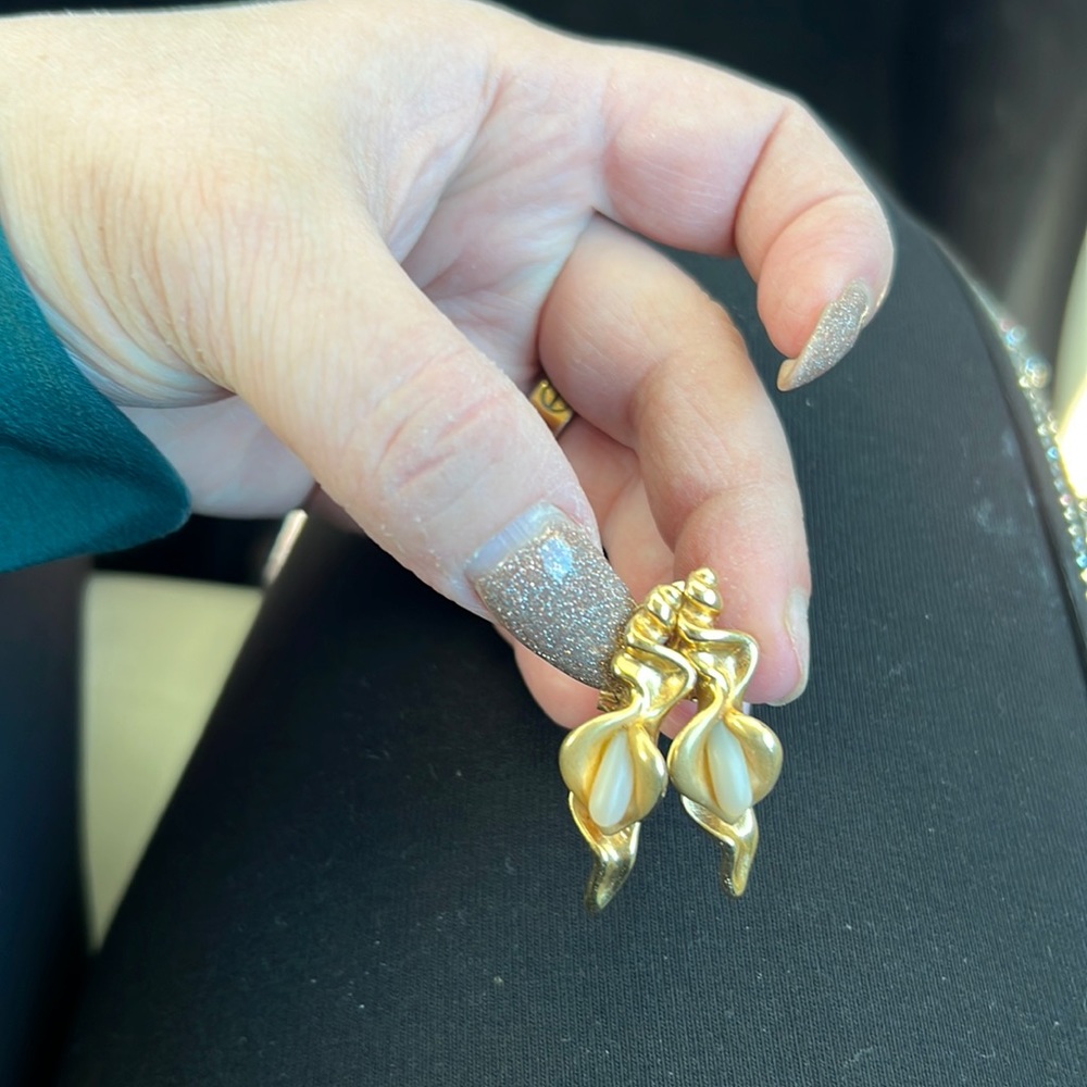 I bought them 1 year ago, they were 750 carat Italian gold, the brand Craziella